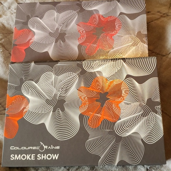 Coloured Raine- Smoke Show - Picture 4 of 5